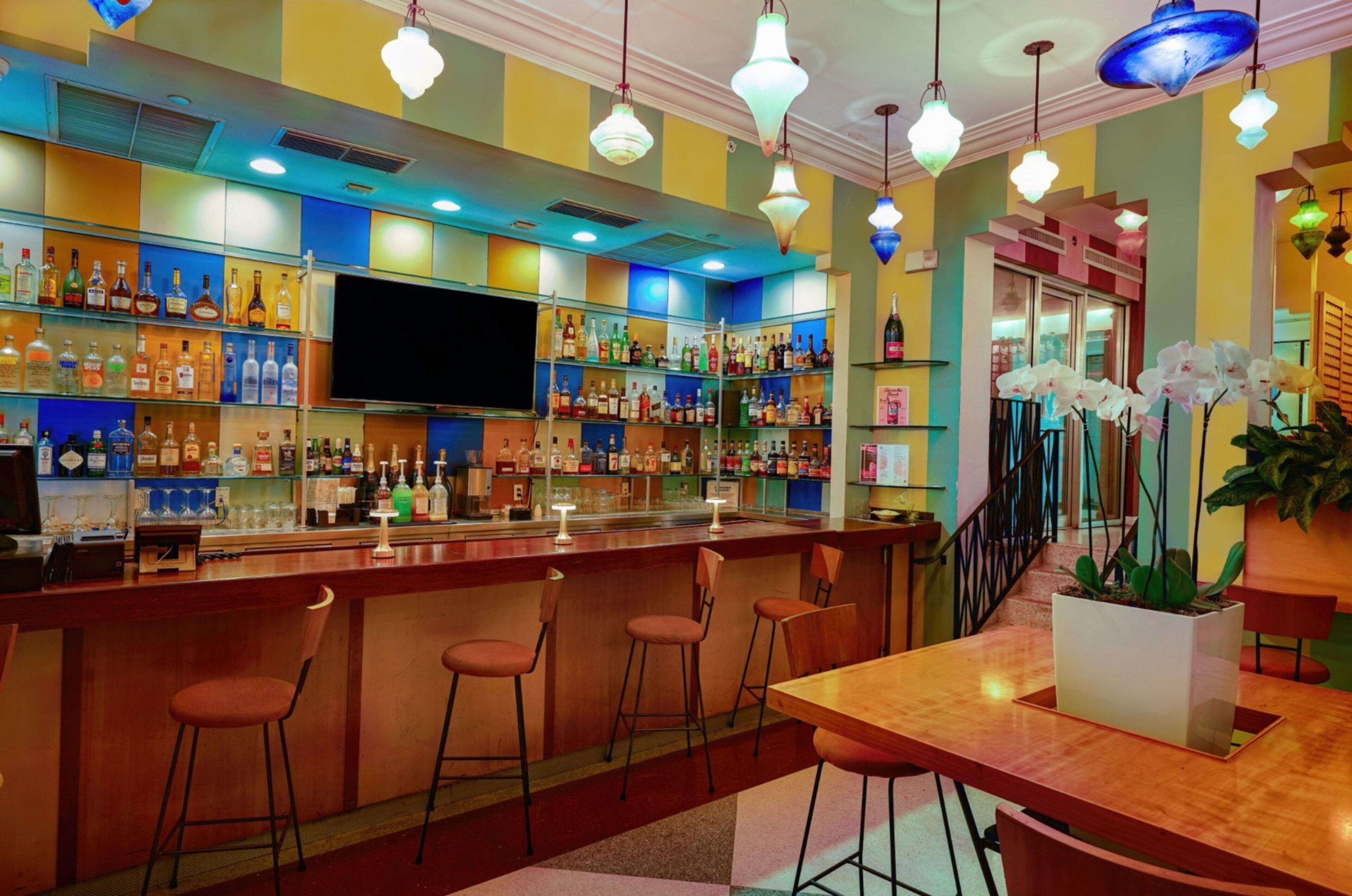 premium bedding, pillow-top beds, in-room safe, desk