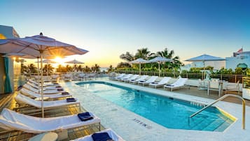 Outdoor pool, cabanas (surcharge), pool umbrellas