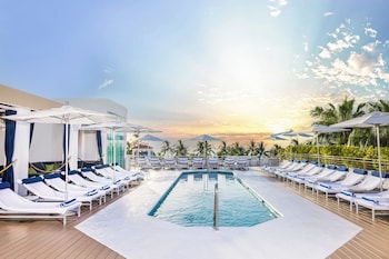 Private pool at The Tony Hotel South Beach