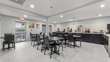 Free daily continental breakfast