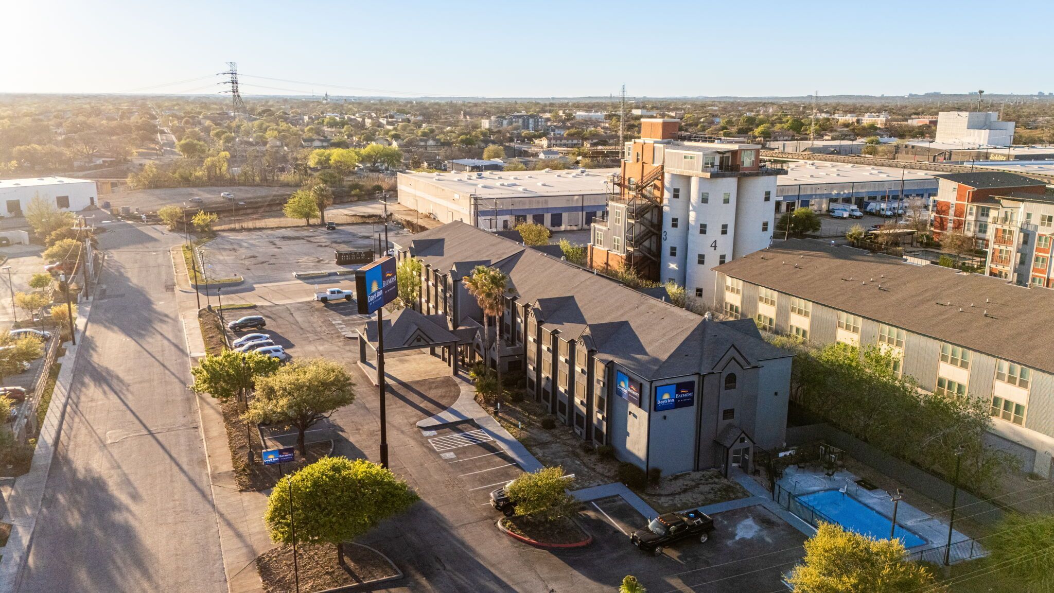 Foto - Day Inn by Wyndham San Antonio Downtown