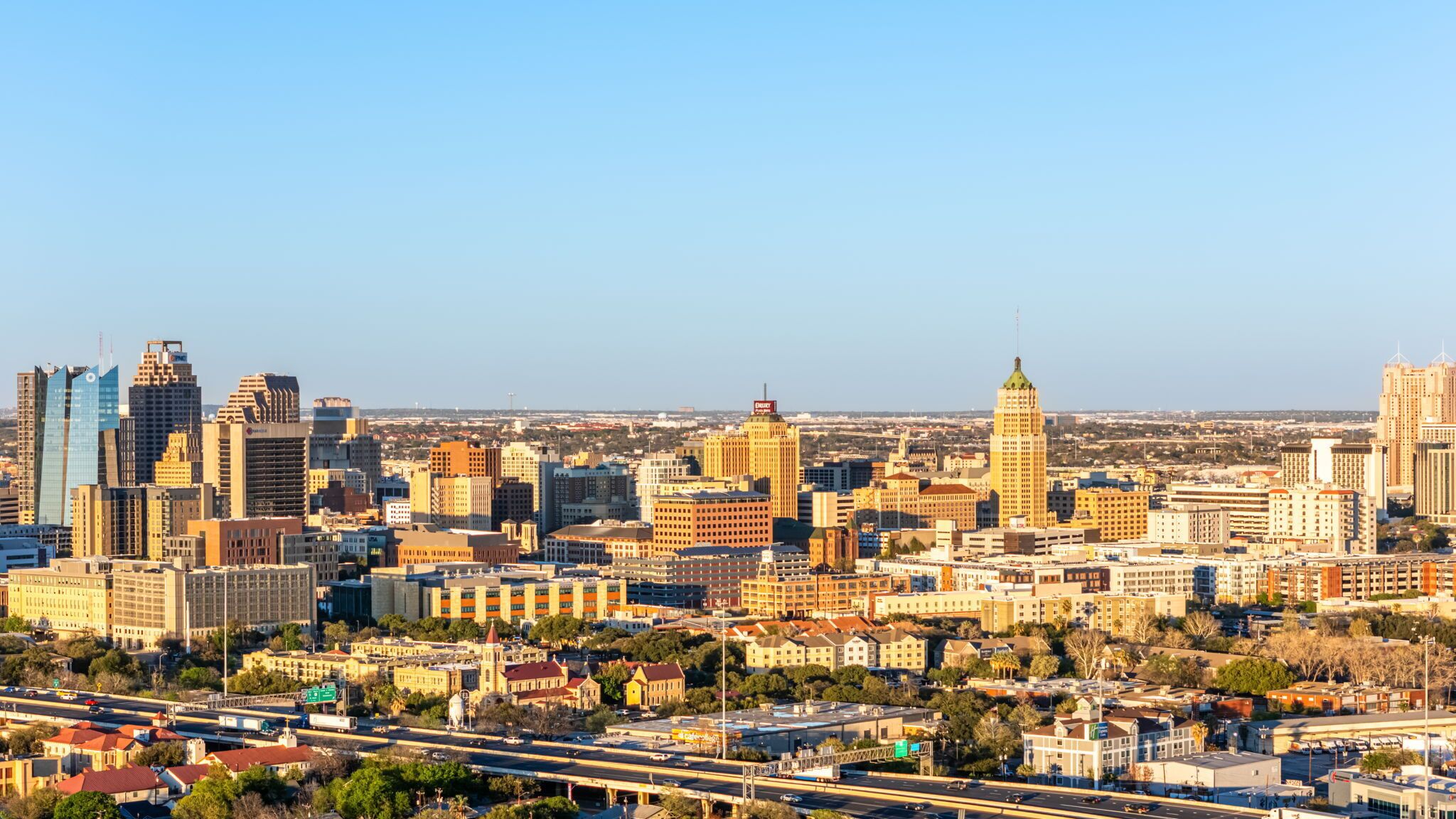 Foto - Day Inn by Wyndham San Antonio Downtown