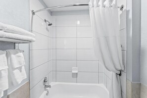 Dusche, Hydromassagedusche, kostenlose Toilettenartikel, Haartrockner
