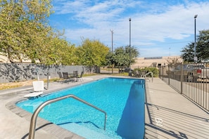 Pool - Days Inn by Wyndham San Antonio Downtown (San Antonio)