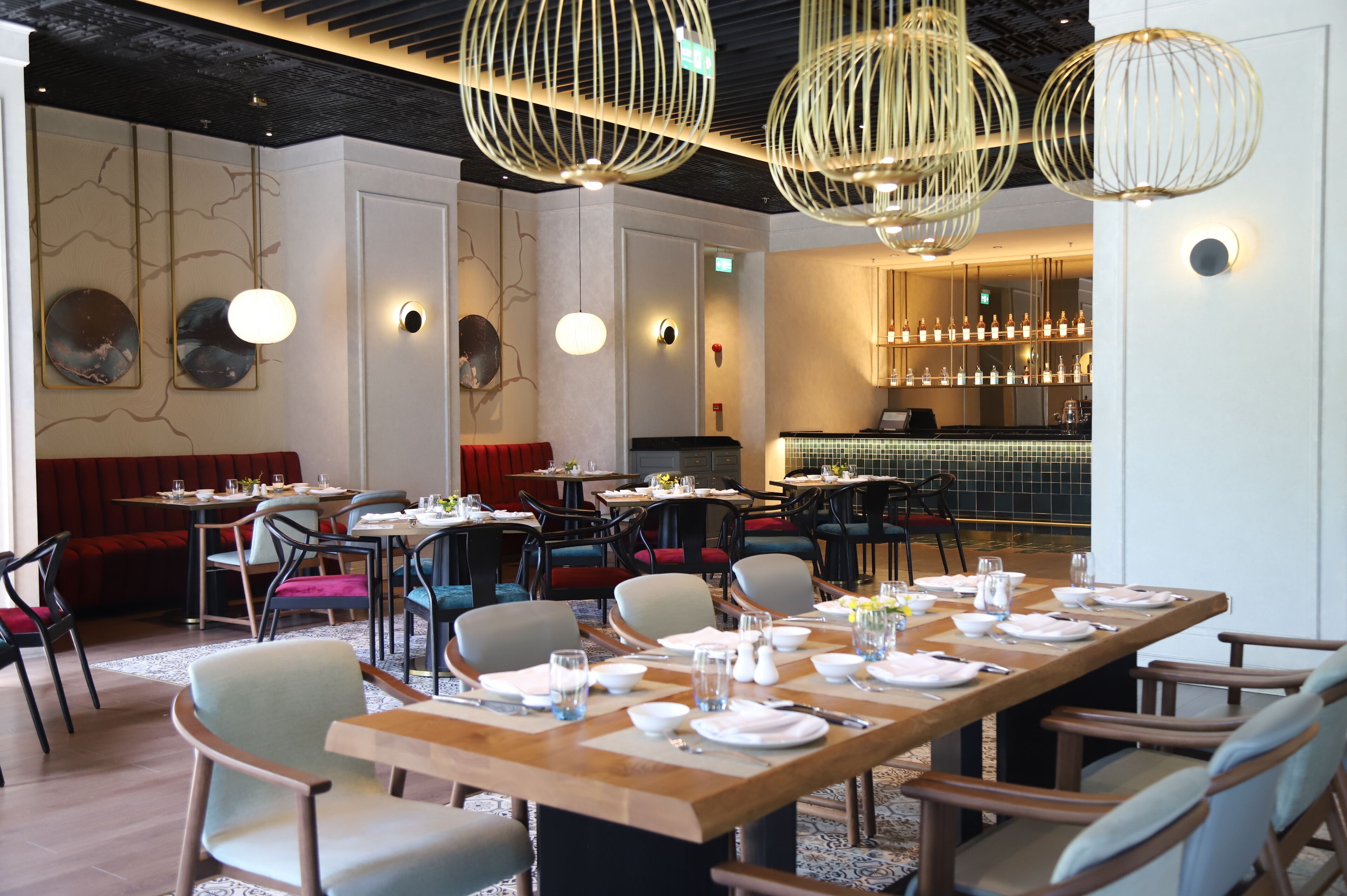 2 restaurants; breakfast, lunch, and dinner served