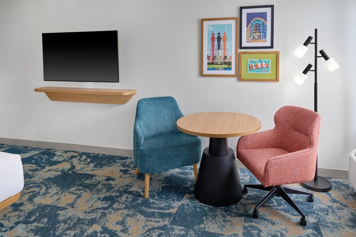 Premium bedding, in-room safe, blackout drapes, iron/ironing board