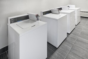 Laundry room - Hampton Inn Ft Lauderdale-Plantation (Plantation)
