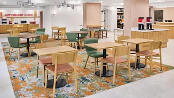 Tägliches inbegriffenes Frühstück zum Mitnehmen