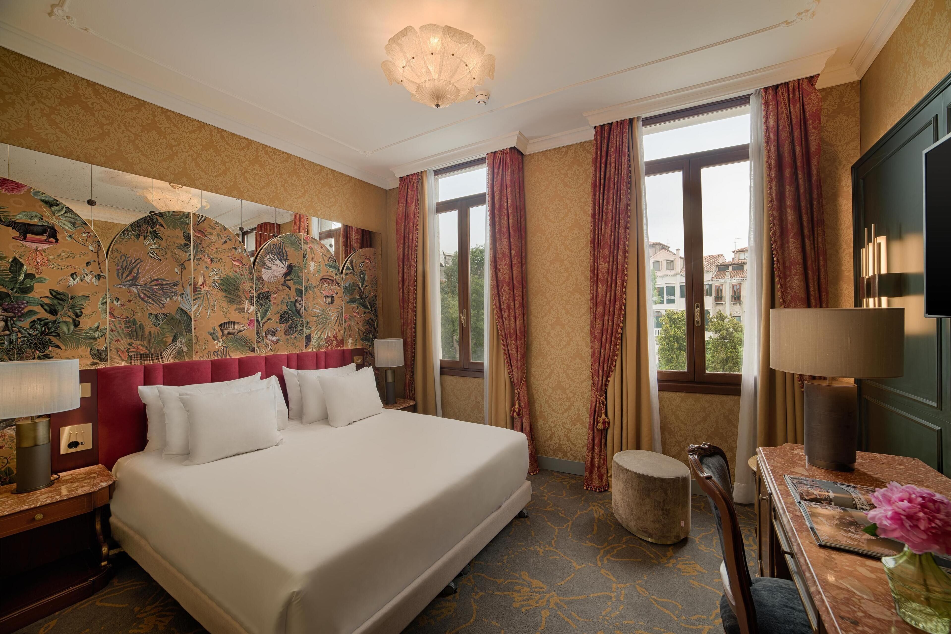 1 bedroom, hypo-allergenic bedding, down duvets, minibar