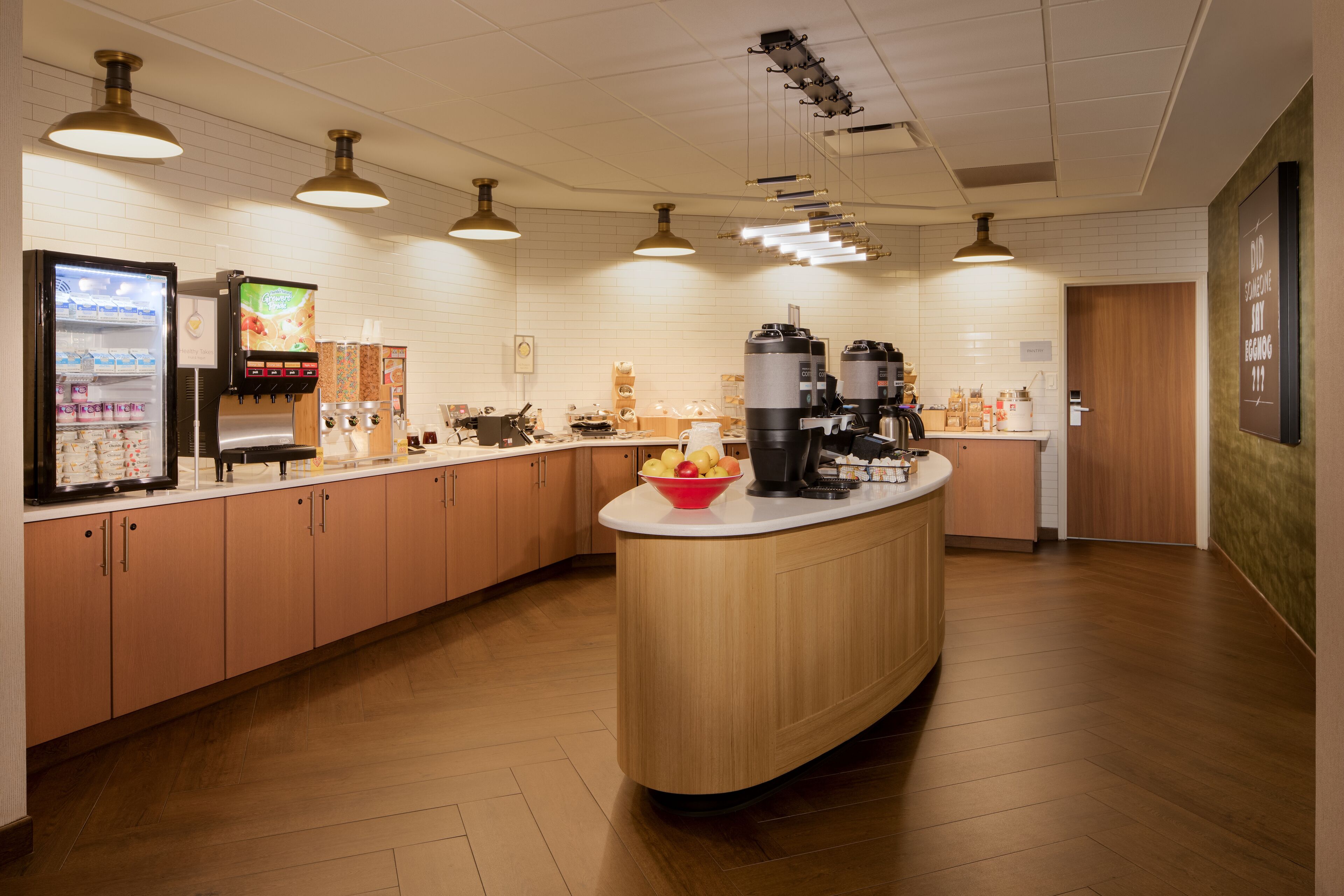 free daily continental breakfast