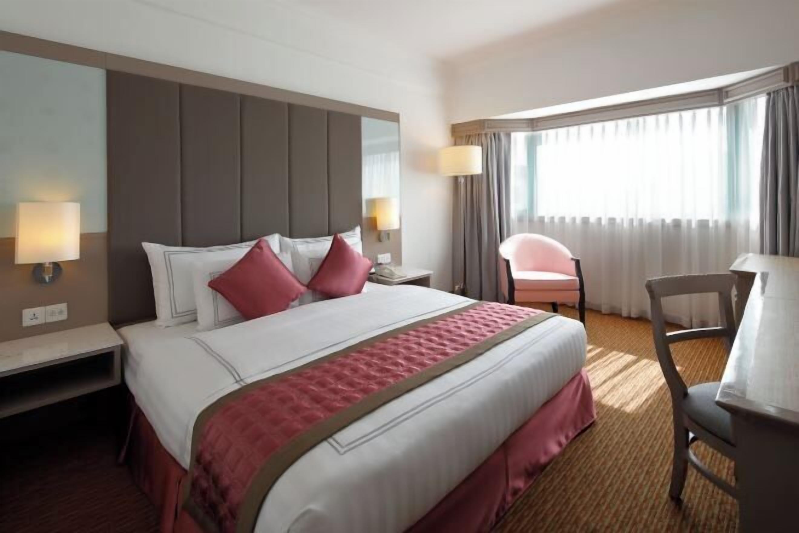 Minibar, in-room safe, desk, soundproofing