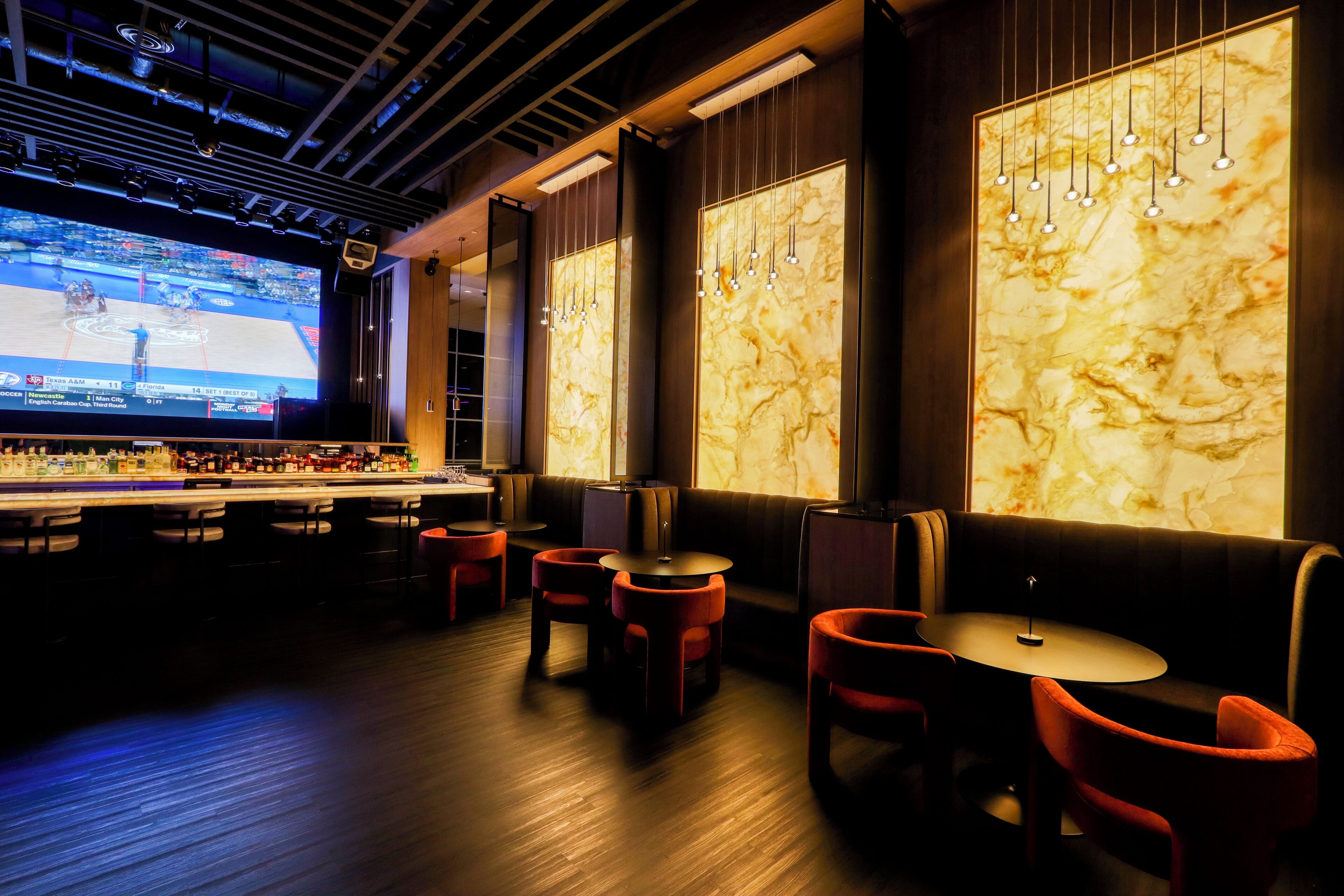 3 Bars/Lounges