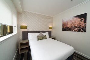 In-room safe, desk, free cribs/infant beds, rollaway beds - Metro Hotel on Pitt - Sydney (Sydney)