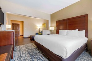 Suite, 1 King Bed, Non Smoking | In-room safe, desk, blackout curtains, iron/ironing board
