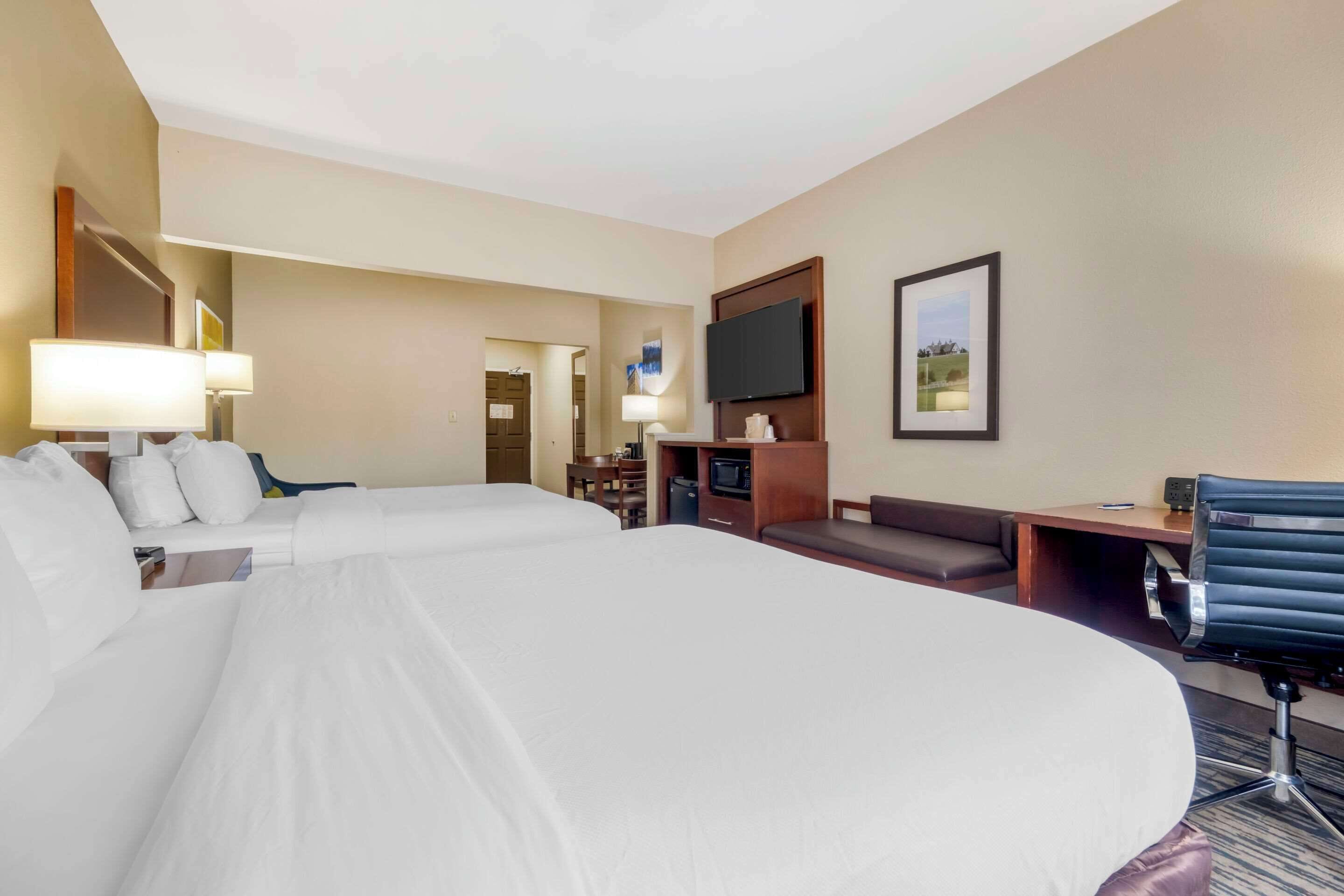 suite, multiple beds, accessible, non smoking (efficiency) | in-room safe, desk, blackout curtains, iron/ironing board