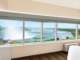 Chambre Standard, 1 très grand lit, baignoire à jets (Falls View)