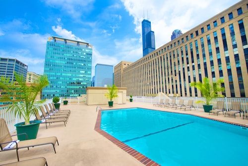 Holiday Inn & Suites Chicago - Downtown by IHG