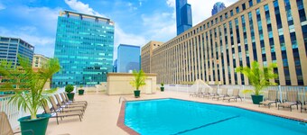 Holiday Inn & Suites Chicago - Downtown by IHG