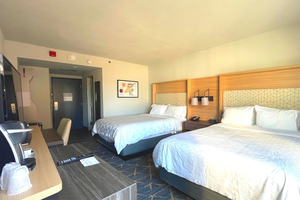 1 bedroom, premium bedding, pillowtop beds, desk