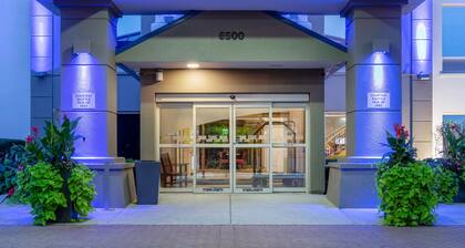 Holiday Inn Express Hotel & Suites Chicago-Midway Airport by IHG