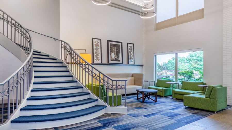 Holiday Inn Express Hotel & Suites Chicago-Midway Airport by IHG