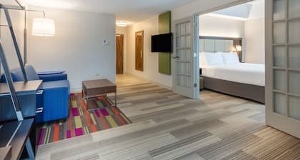 Holiday Inn Express Hotel & Suites Chicago-Midway Airport by IHG