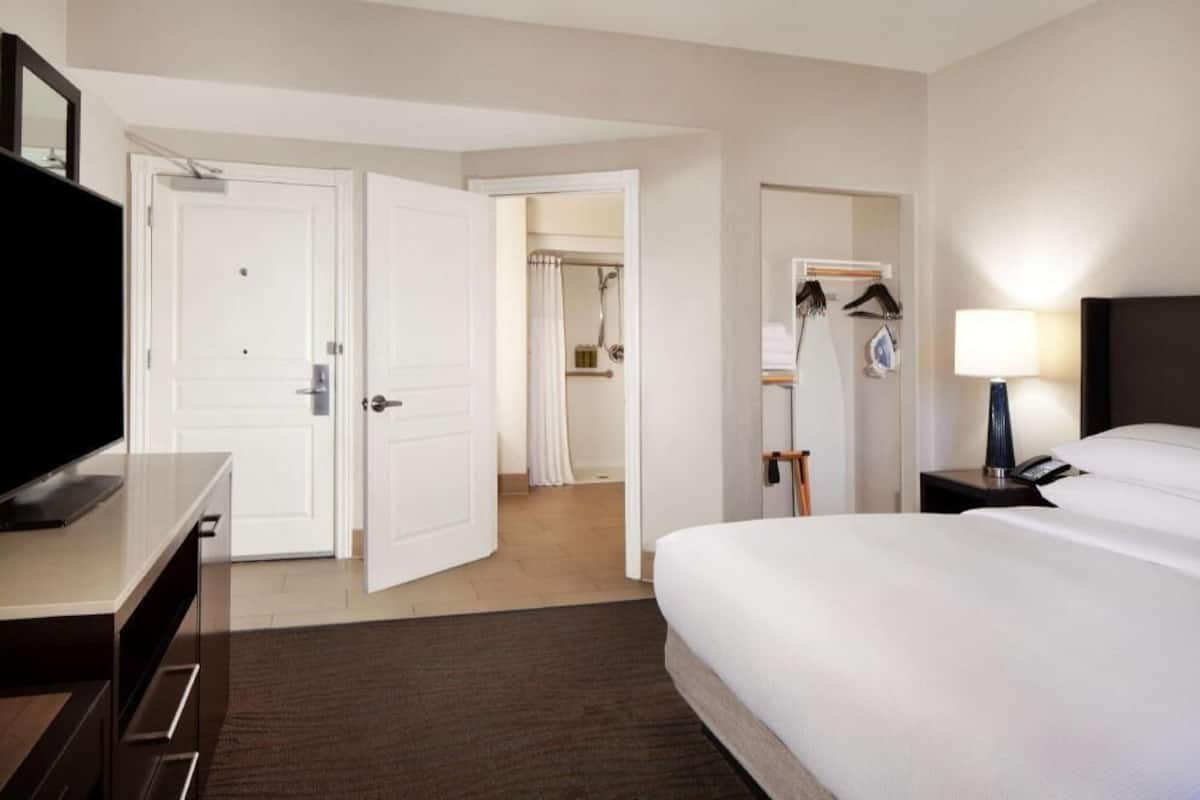 Premium bedding, pillowtop beds, in-room safe, iron/ironing board