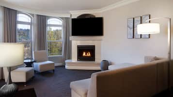 Deluxe Suite, 1 Bedroom | Living area