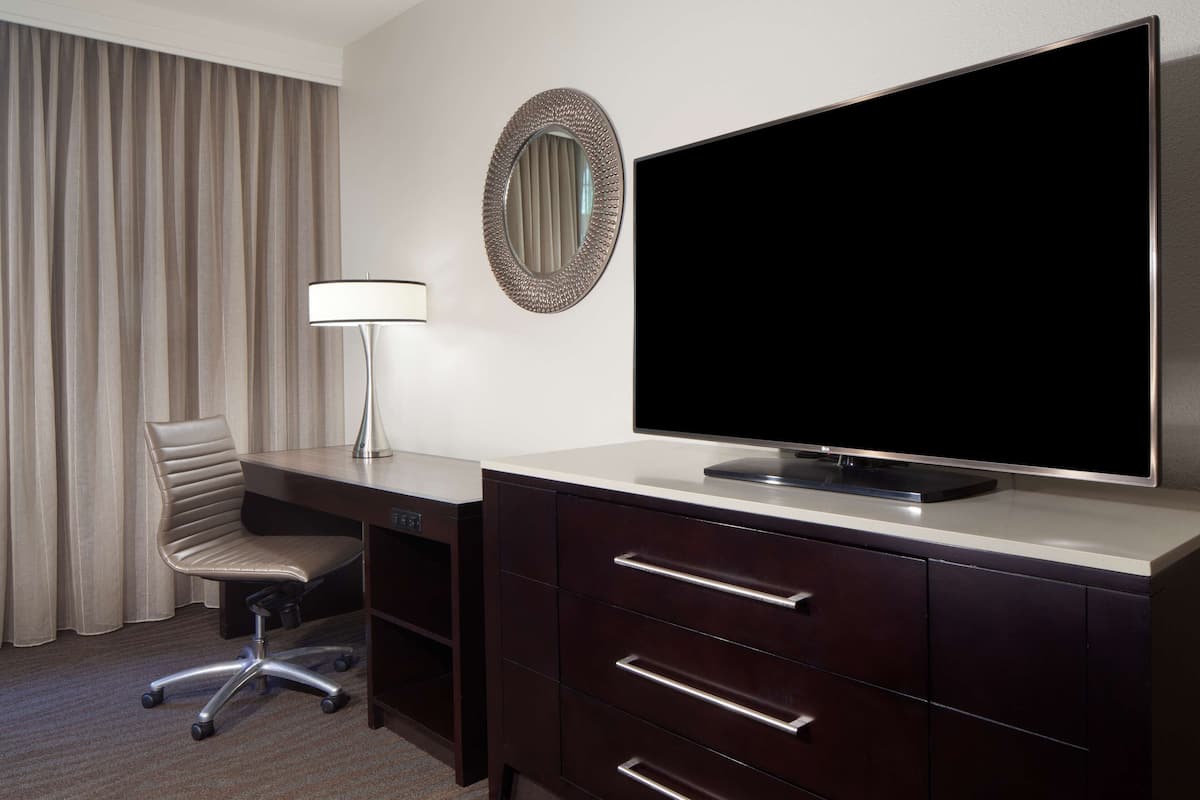 1 bedroom, premium bedding, pillowtop beds, in-room safe