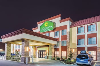 La Quinta Inn & Suites by Wyndham O'Fallon, IL - St. Louis