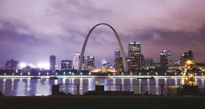 La Quinta Inn & Suites by Wyndham O'Fallon, IL - St. Louis