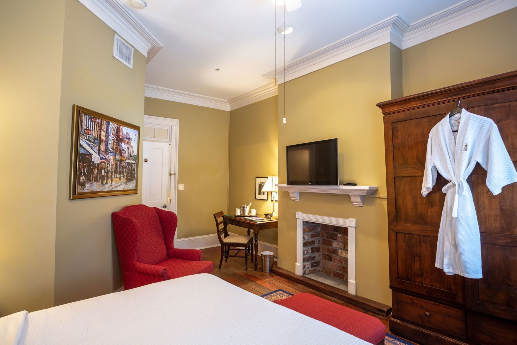 Premium bedding, in-room safe, individually decorated, desk