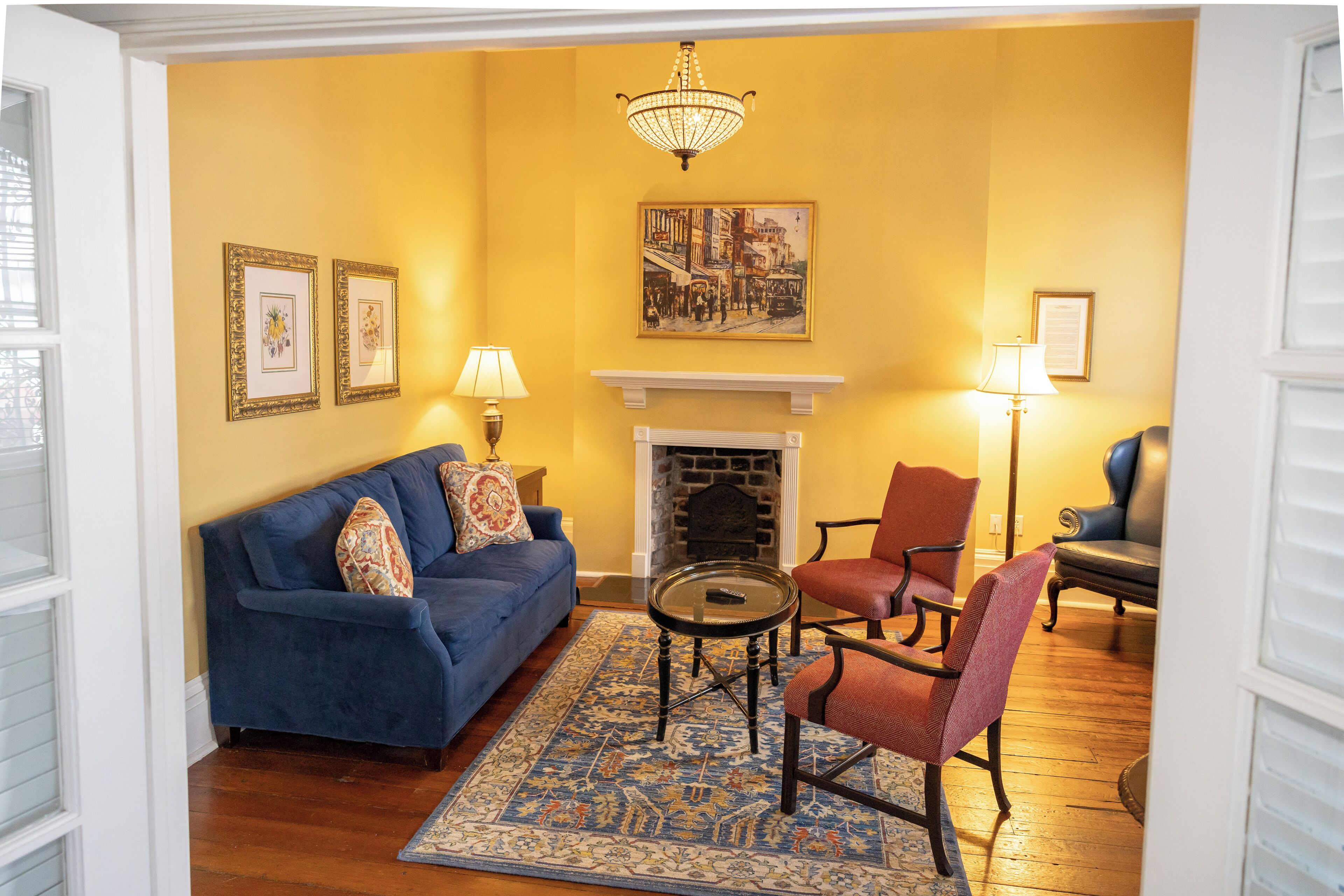 suite (mary marshall) | premium bedding, in-room safe, individually decorated, desk