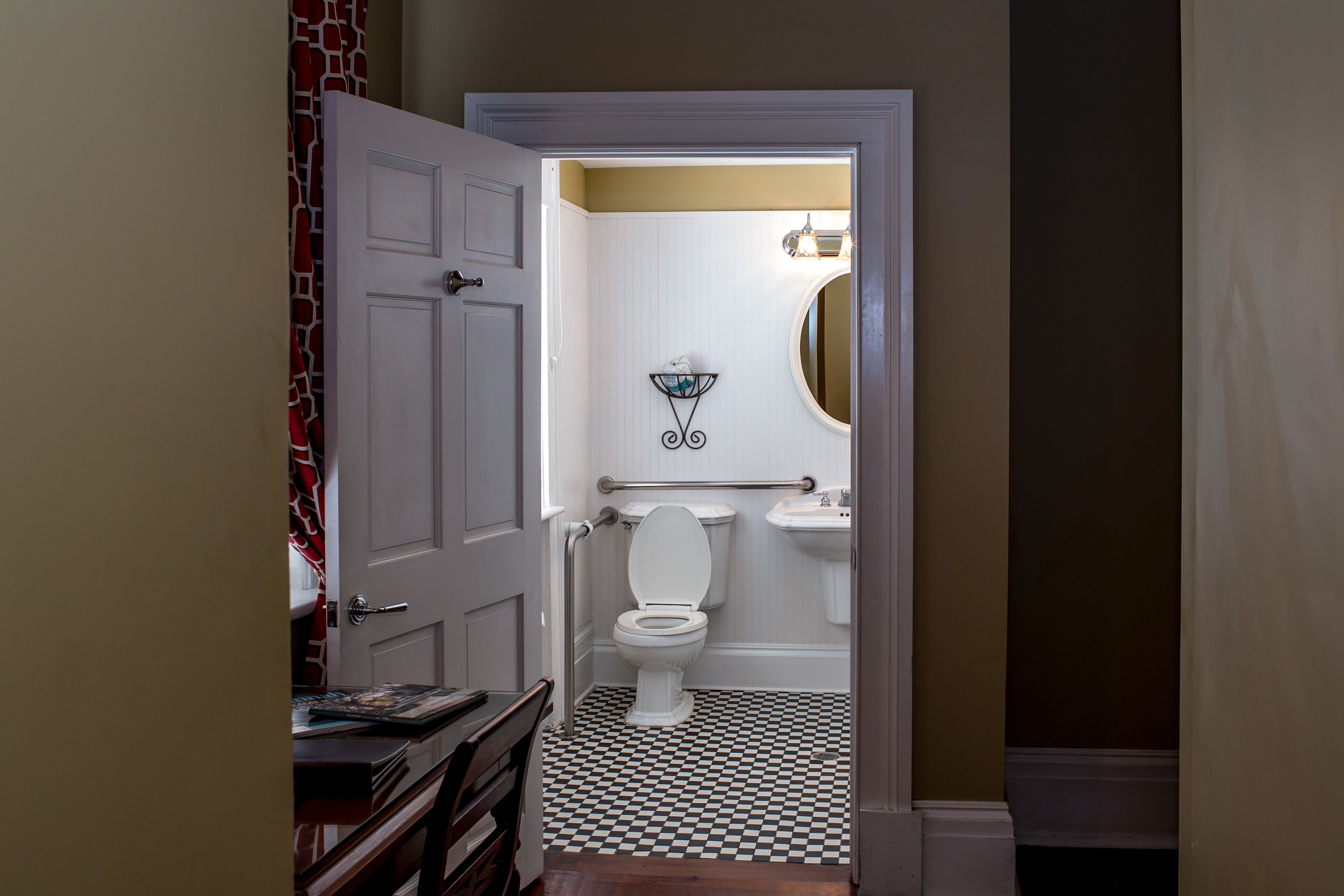 room, 1 king bed, accessible | bathroom | designer toiletries, hair dryer, bathrobes, towels