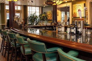 Bar (on property) - The Marshall House, Historic Inns of Savannah (Savannah)