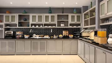 Petit déjeuner buffet compris tous les jours