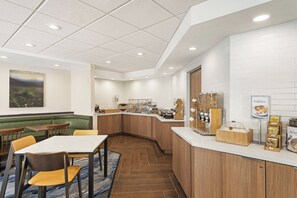 Free daily continental breakfast