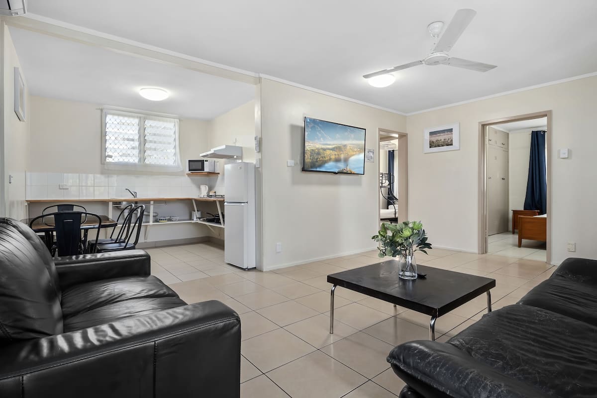 2 bedroom apartment | 2 bedrooms, laptop workspace, free WiFi, bed sheets