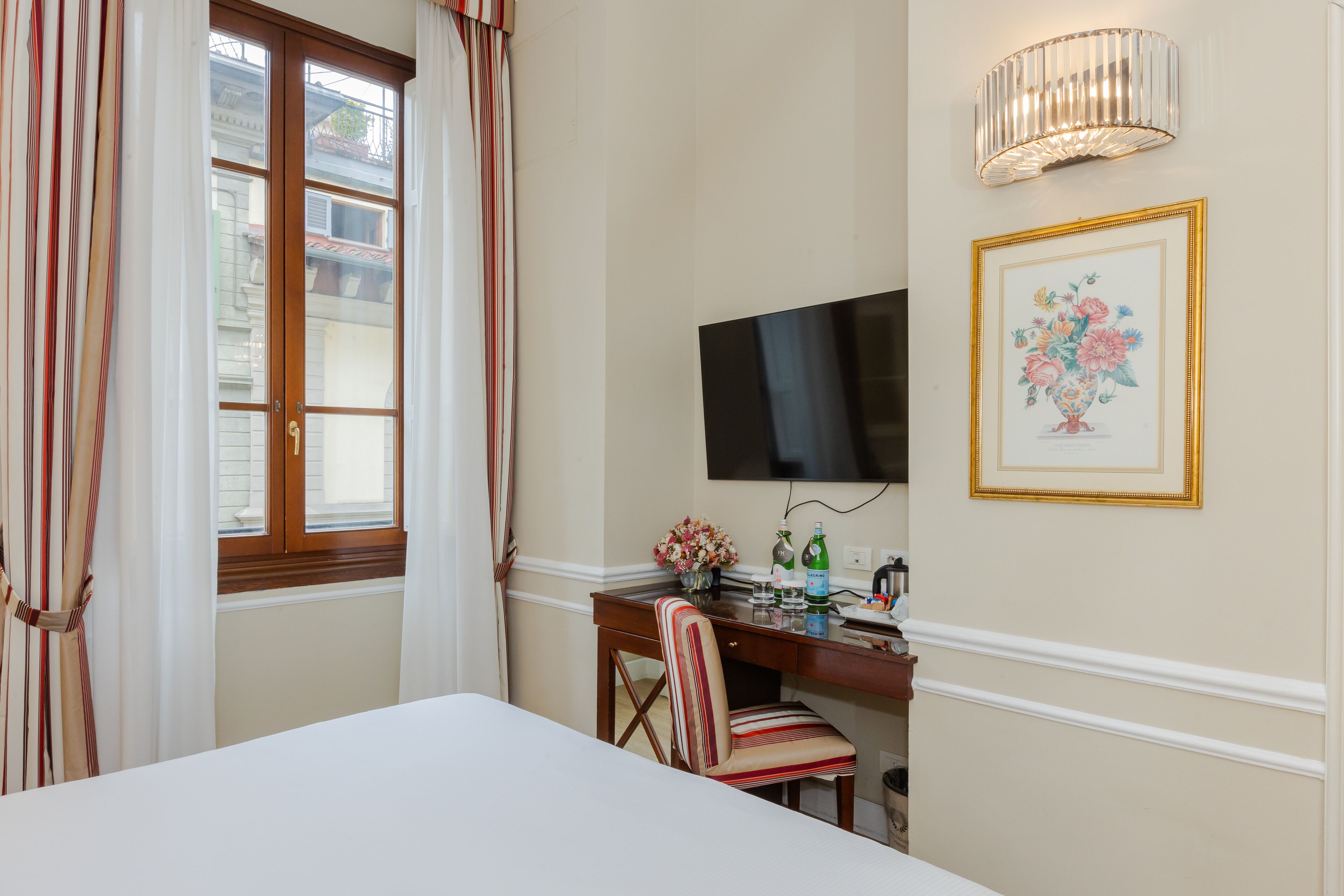 classic double or twin room, city view | 1 bedroom, minibar, in-room safe, desk