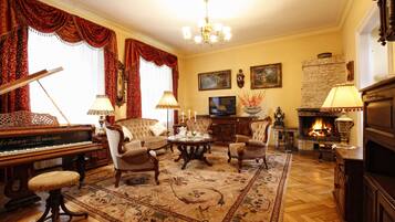 Departamento Deluxe | Ropa de cama hipoalergénica y caja de seguridad en la habitación