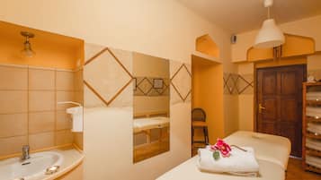 Salas para tratamentos a dois, massagens desportivas, massagens