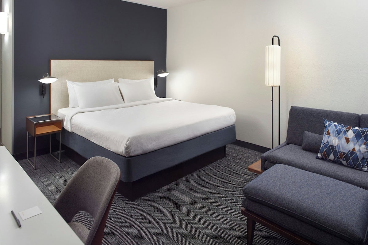 1 bedroom, in-room safe, desk, laptop workspace