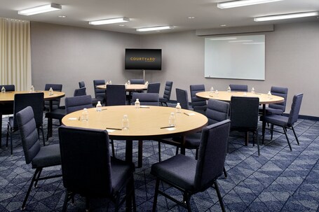 Courtyard by Marriott Myrtle Beach Broadway - Image 25