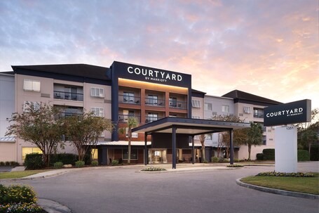 Courtyard by Marriott Myrtle Beach Broadway - Image 4