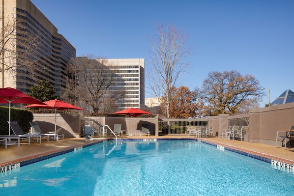 Seasonal outdoor pool, pool umbrellas, sun loungers