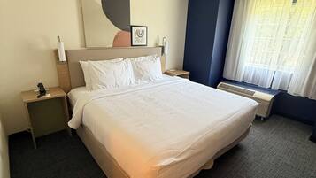 Room, 1 King Bed, Accessible, Bathtub | Desk, iron/ironing board, free cribs/infant beds, free WiFi
