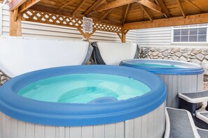 Bañera de hidromasaje al aire libre
