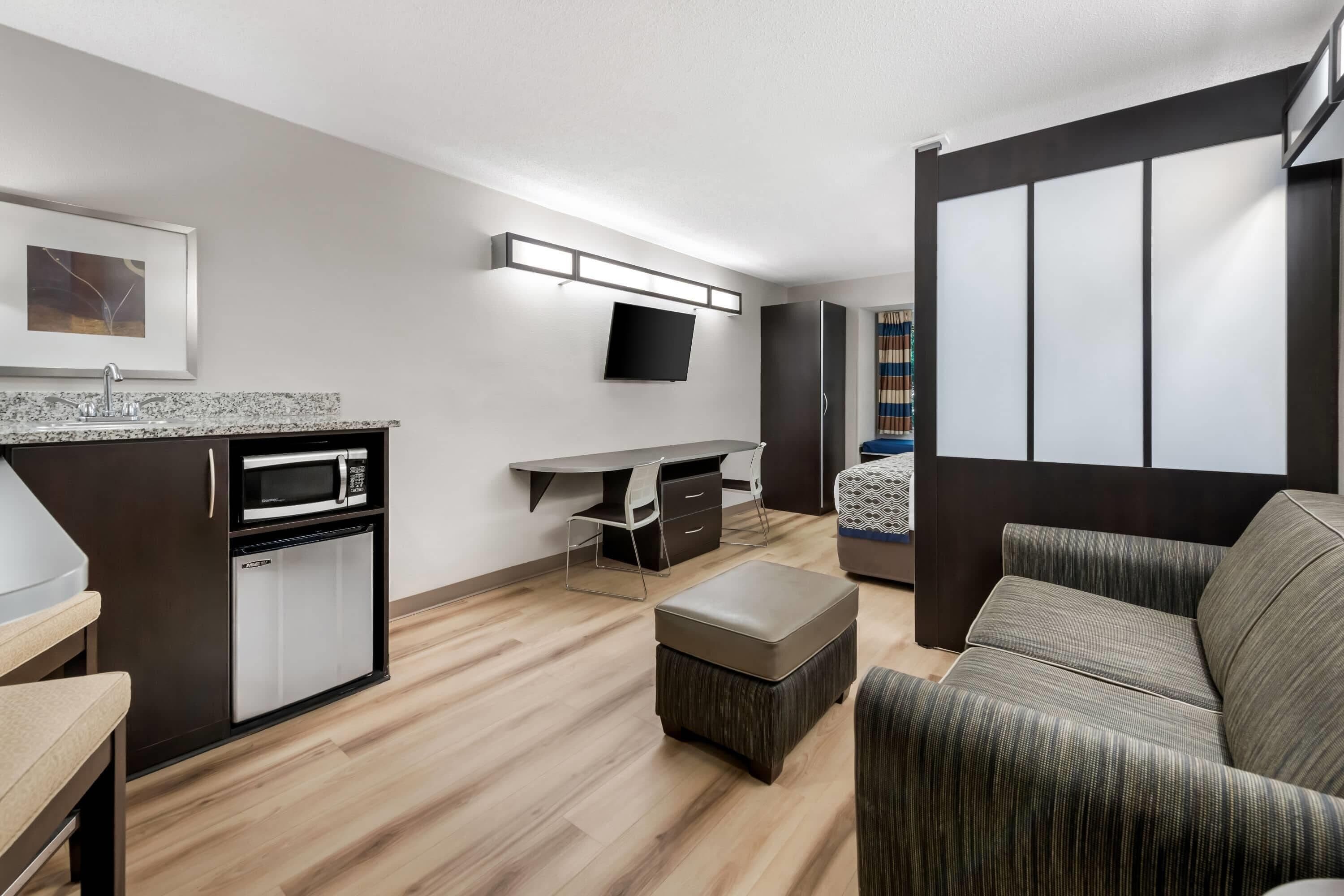 Suite, 1 Queen Bed, Non Smoking