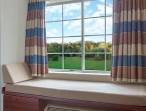 Premium bedding, desk, iron/ironing board, free WiFi - Microtel Inn & Suites by Wyndham Greenville / Woodruff Rd (Greenville)