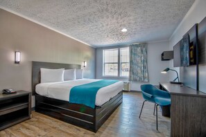 Desk, blackout curtains, free WiFi, bed sheets - Motel 6 Stafford, TX – SW Houston - Sugarland (Stafford)